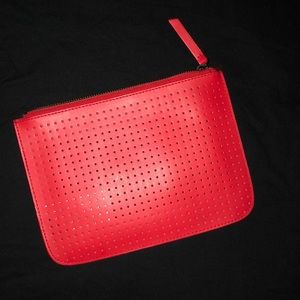 Gap Red Clutch